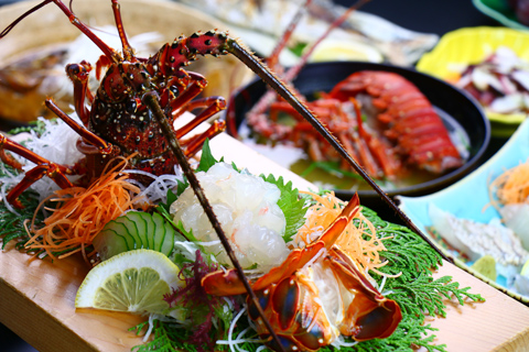 季節限定！贅沢に伊勢海老を2匹堪能するコース